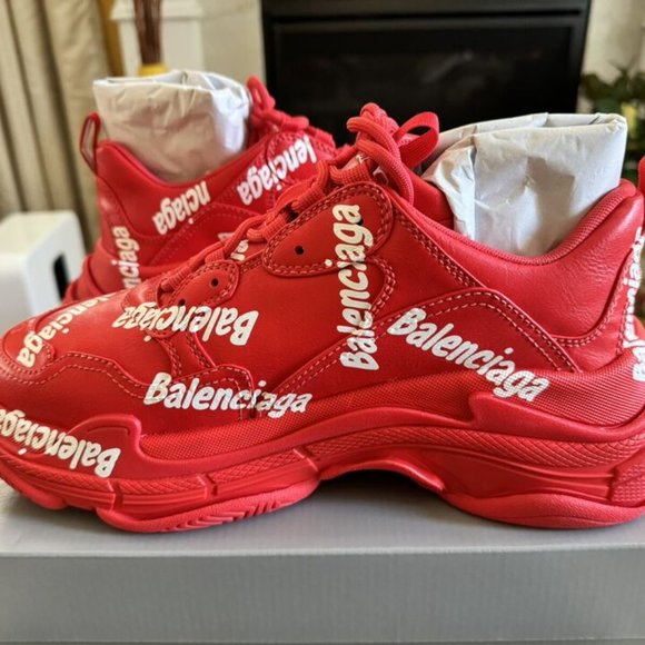 BALENCIAGA TRIPLE S ALLOVER LOGOTYPE 42 (US 9) BRAND NEW IN-BOX! - Picture 9 of 13